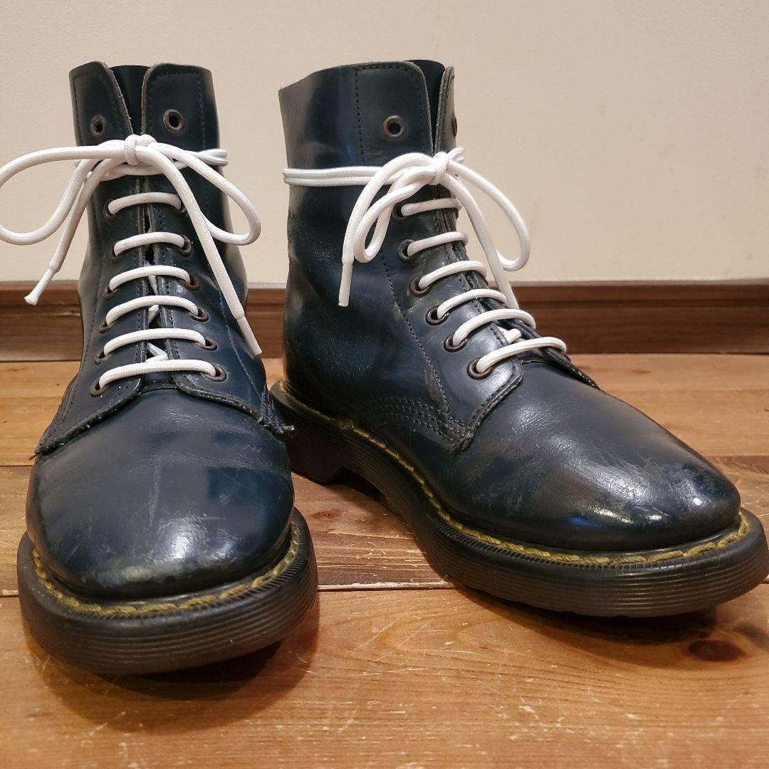 【ホワイト社×ネイビー】英国製 ドクターマーチン 8ホール UK4