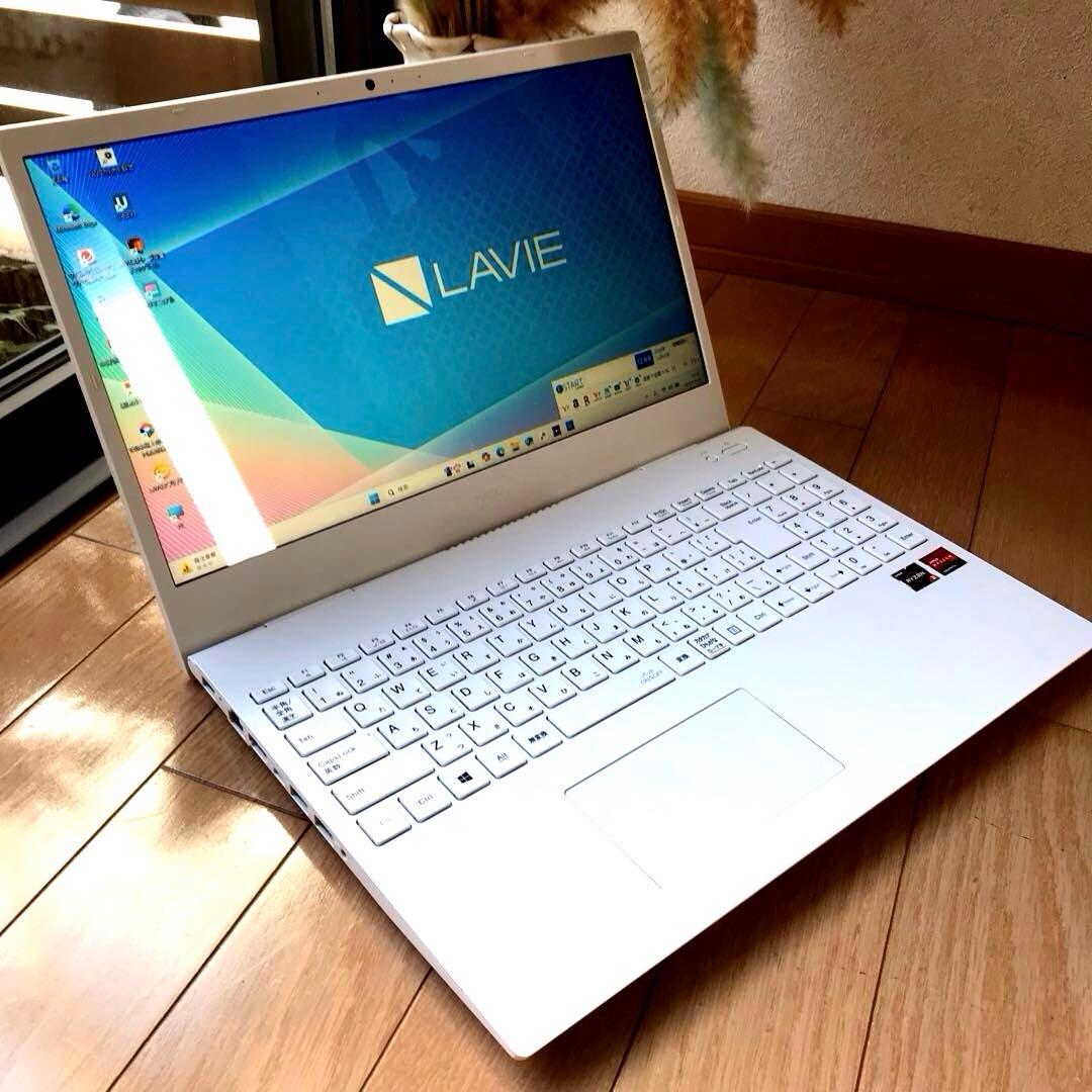 美品 LaVie N1535AKW(新品M.2 NVMe SSD512GB)