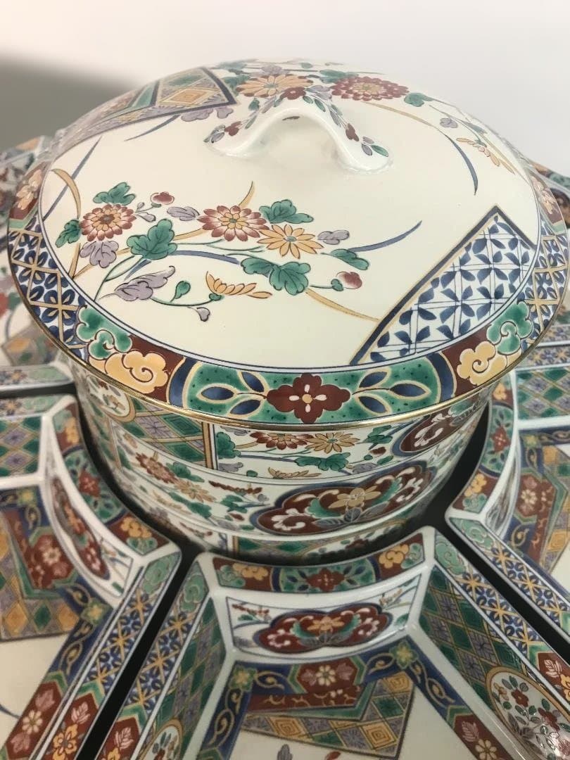 新品未使用　献上伊万里焼の回転式三段重オードブル皿