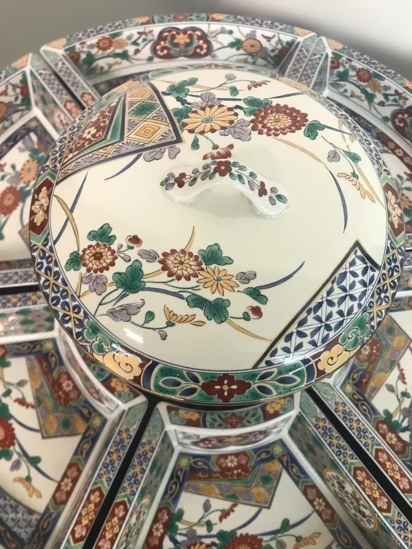 新品未使用　献上伊万里焼の回転式三段重オードブル皿