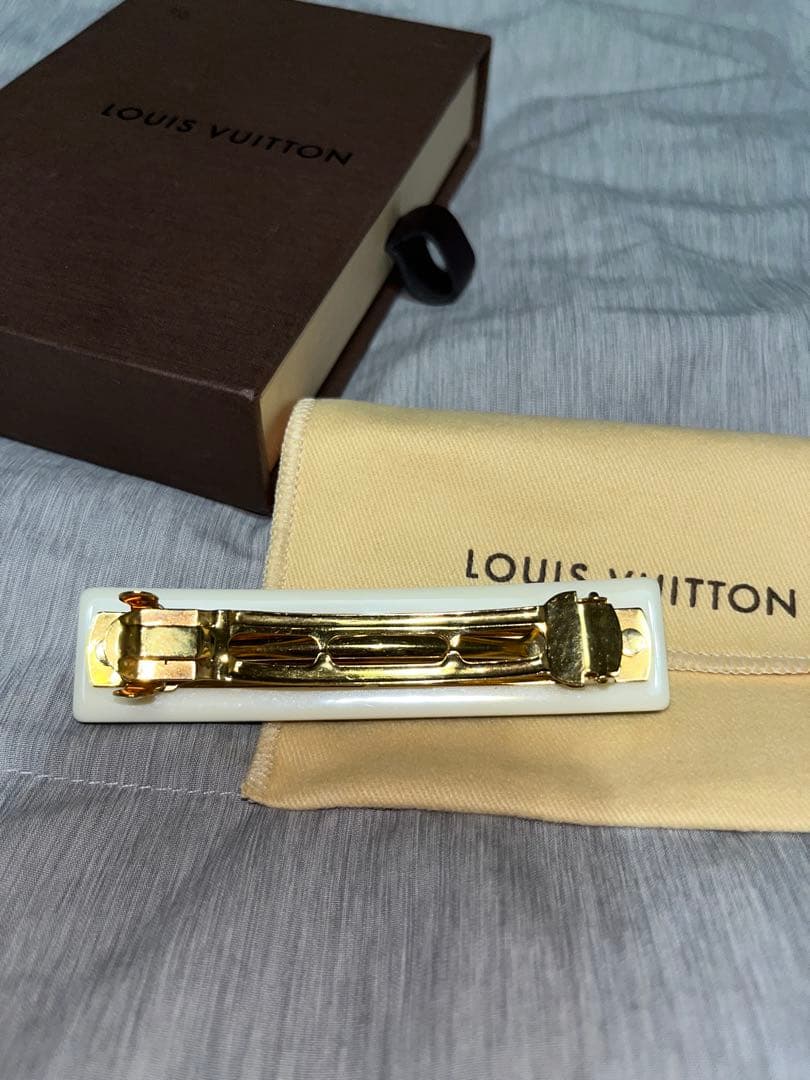 VUITTON バレッタ