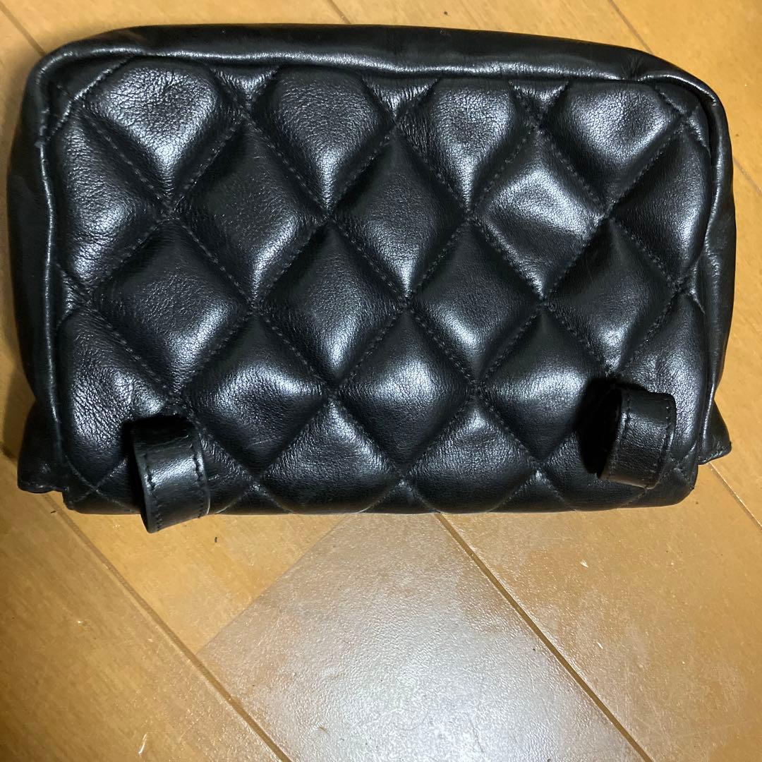 CHANEL ブラック ボディバッグ