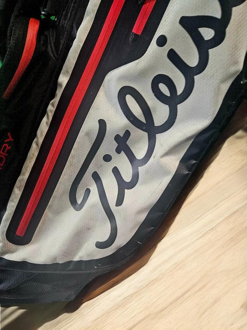 ＫＡ美品　Titleist 　軽量スタンドバッグ 黒/白/赤