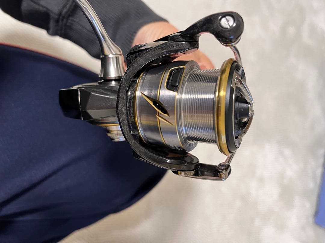 20 ルビアス　DAIWA LUVIAS LT2500-XH スピニングリール