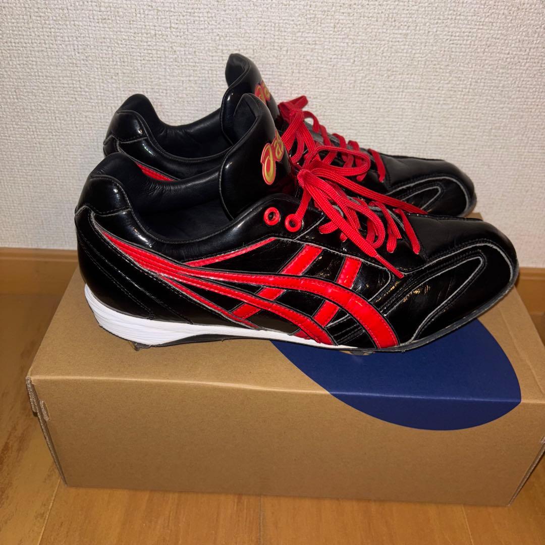 アシックス　ASICS ブラック/レッド スパイク　27.5