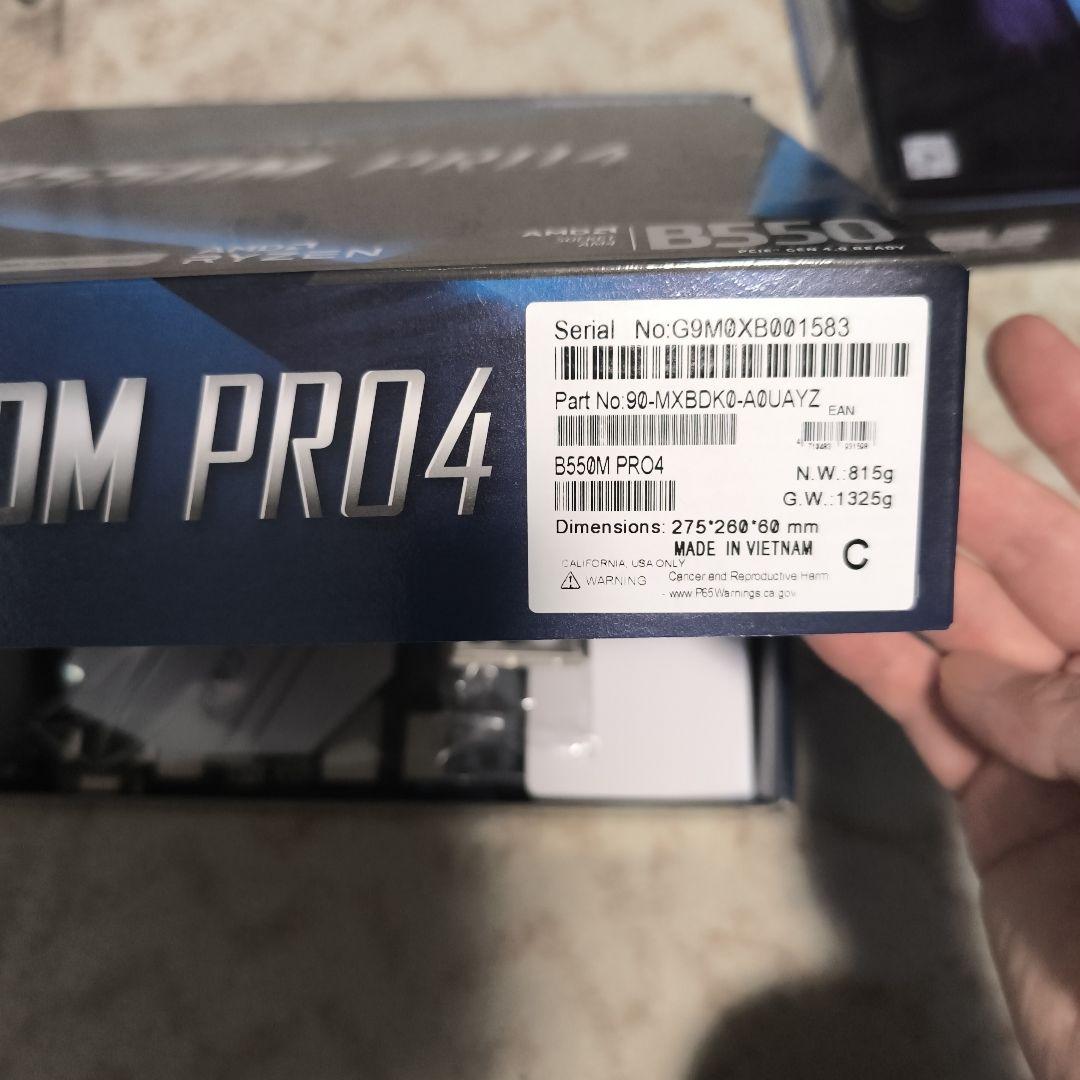 ASRock B550M PRO4 マザーボード