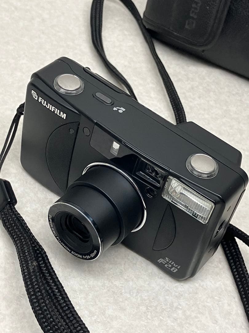 希少 FUJIFILM silvi F2.8 世界限定5000台フィルムカメラ