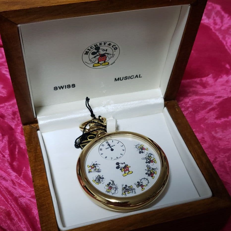 美品！ディズニー／ミッキーマウス　懐中時計