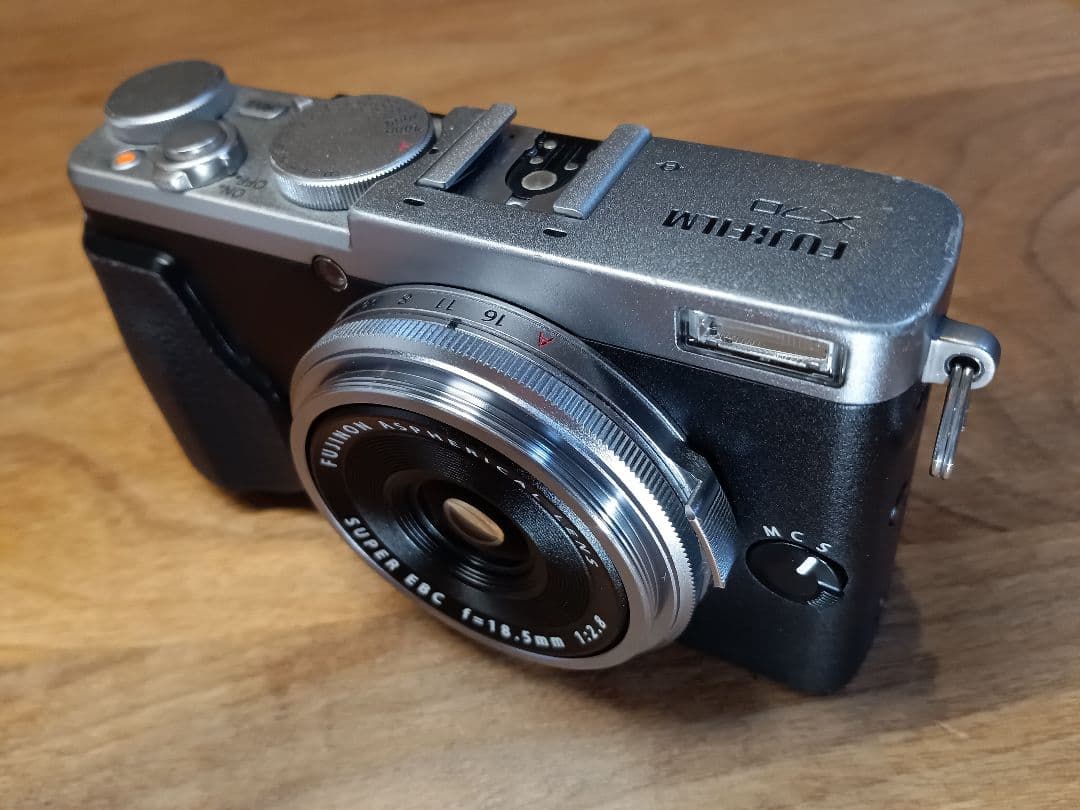 【純正レザーケースSET付き】FUJIFILM X70【取説+元箱+保証付】