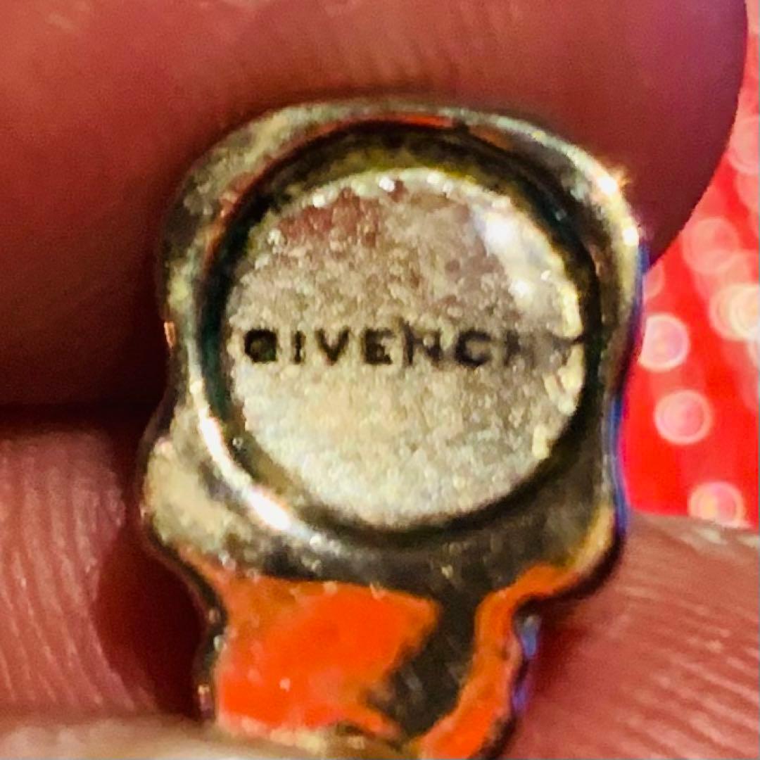 GIVENCHY マグネットピアス(両耳用)