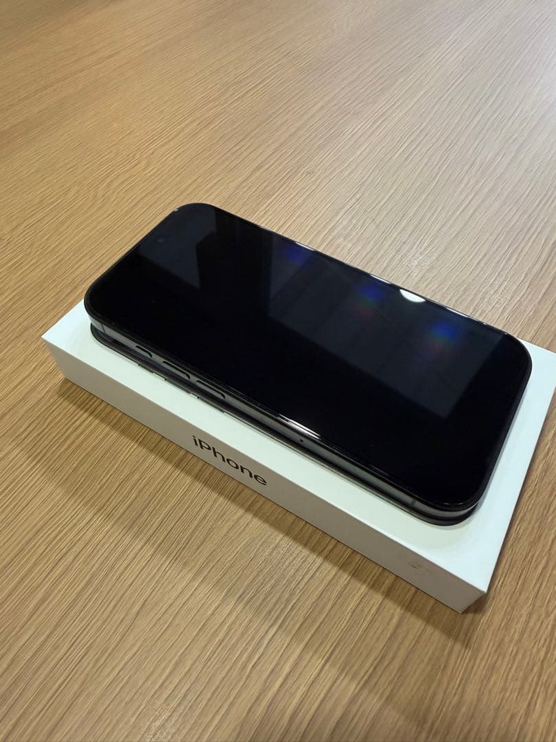 iPhone16pro 256gb Appleで購入SIMフリー保護フィルム付き