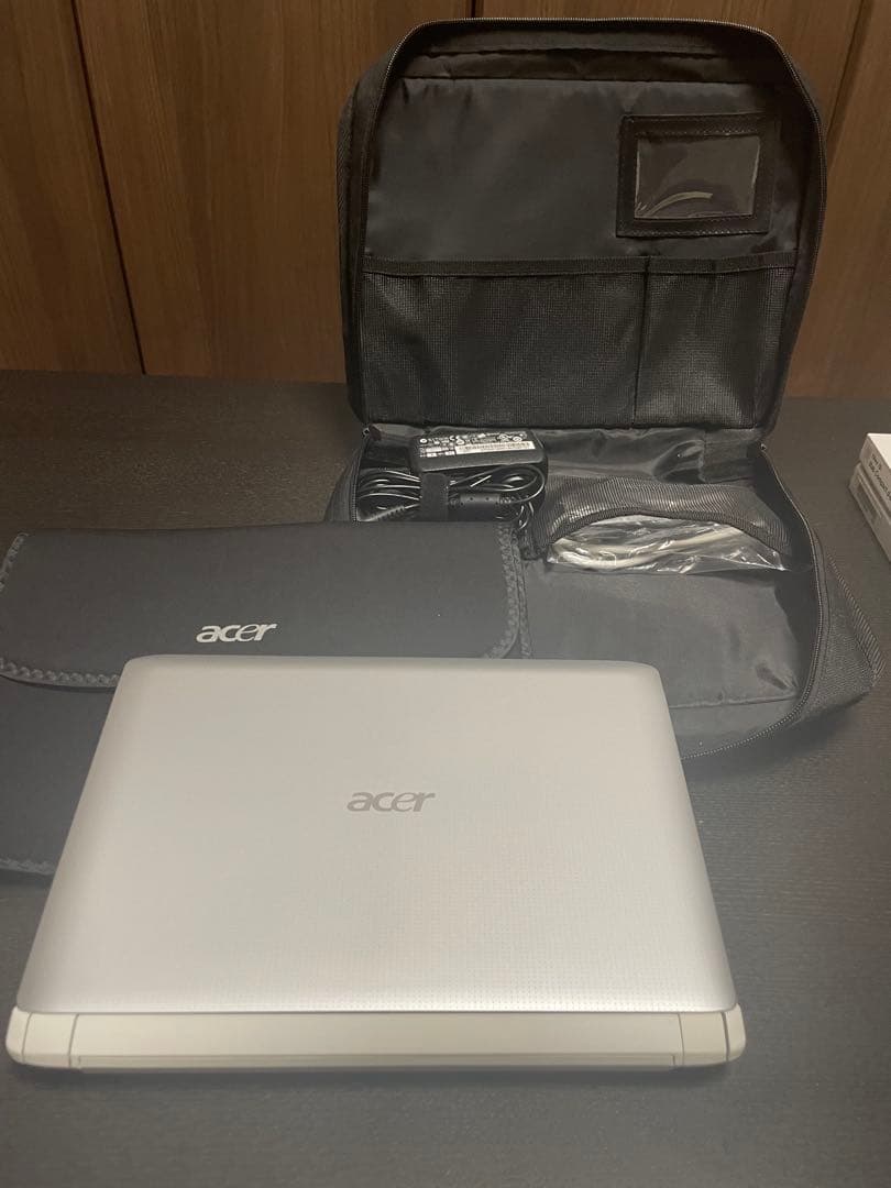 acer ノートPC シルバー ケース付き