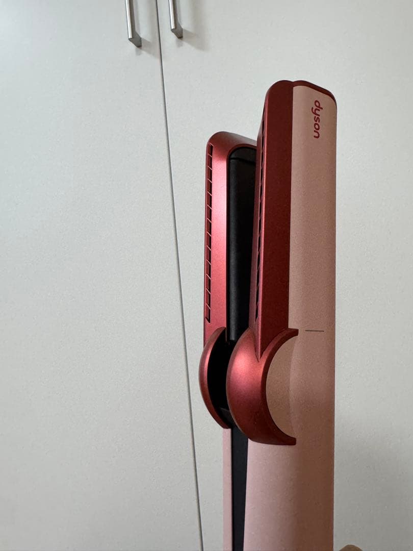 Dyson (ダイソン)ヘアドライヤーAirstrait