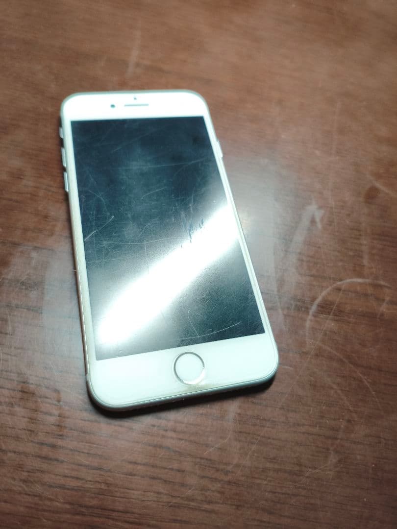 iPhone8 SiMロック解除済み