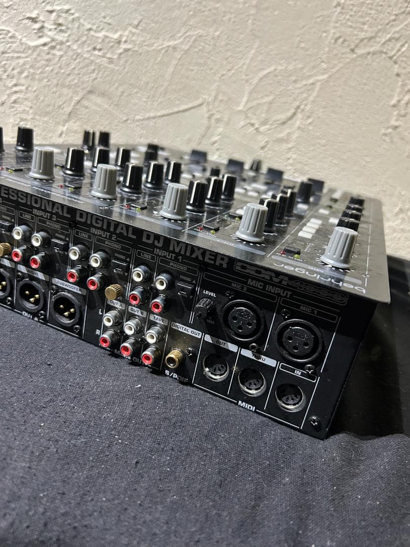 behringer DDM4000 デジタルDJミキサー