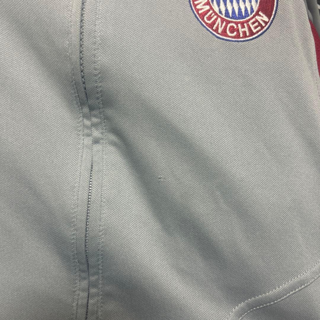 FCバイエルン・ミュンヘン ジャケット　サッカー　トラックジャケット