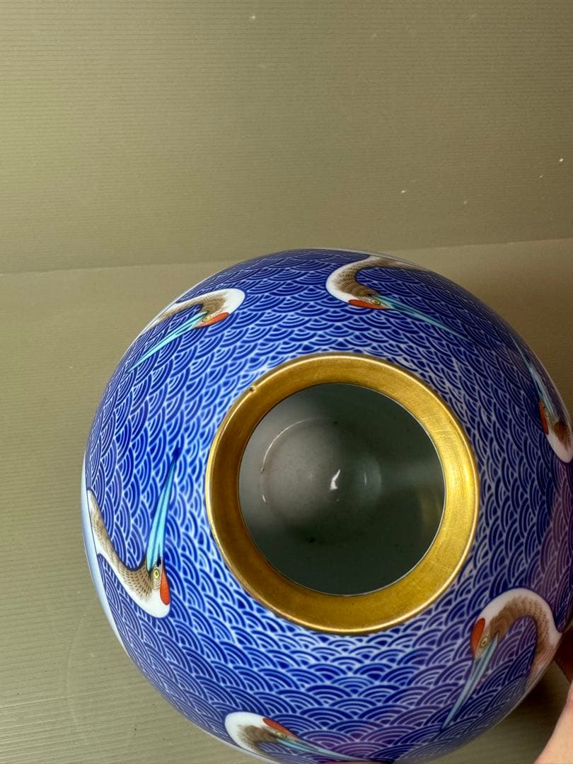 2886 香蘭社　鶴絵　青海波　花瓶　金彩