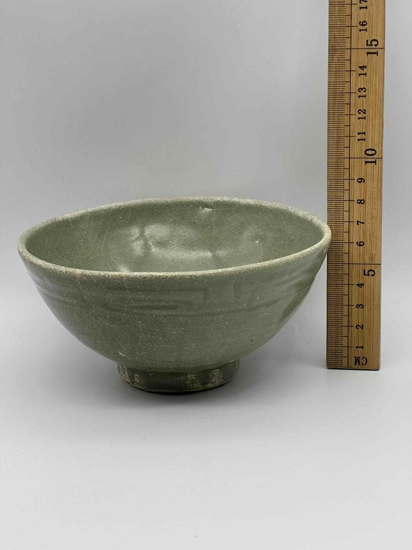 南宋時代～元時代　青磁 龍泉窯刻花唐草文碗　耀州窯皿　龍泉窯(C-76)