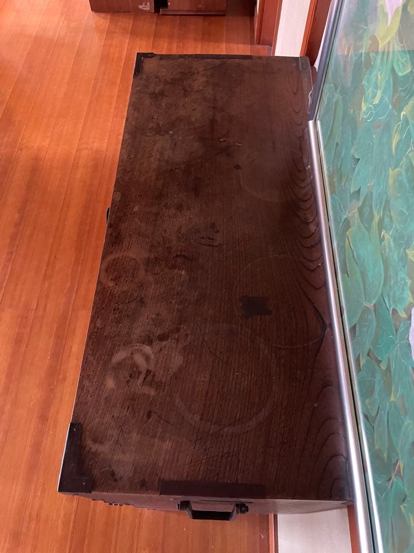 伝統的な日本の木製タンス