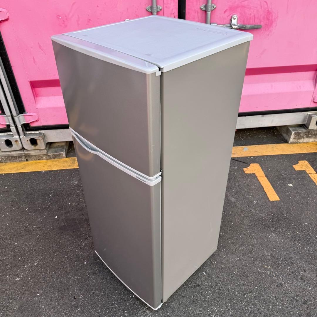 ZH02★2023年製★シャープ　冷蔵庫　一人暮らし　シルバー　家電