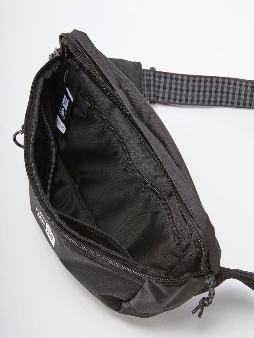 NEW ERA® × familiar 　ボディバッグ　ニューエラ　ファミリア