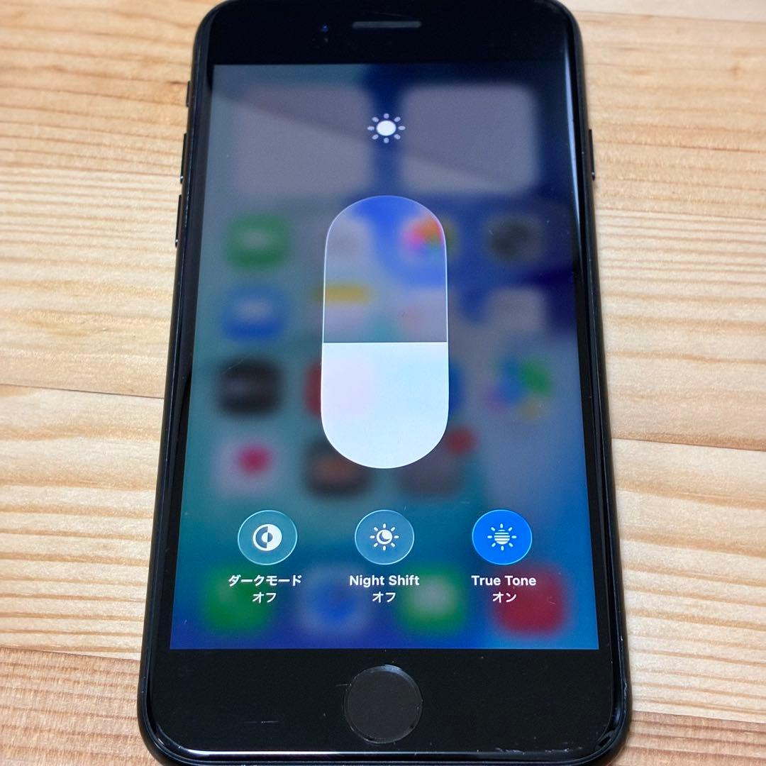 a*i様 バッテリー新品　iPhoneSE第3世代64GB SIMフリー　美品