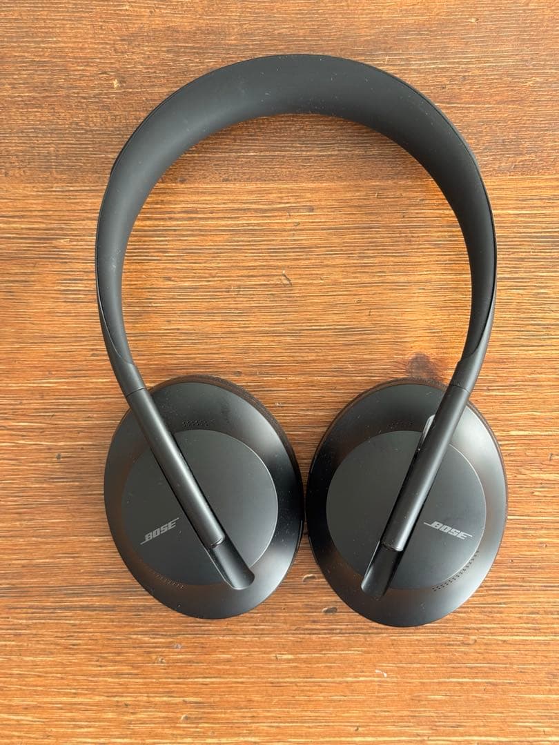 ほぼ新品Bose Noise Cancelling Headphones 700