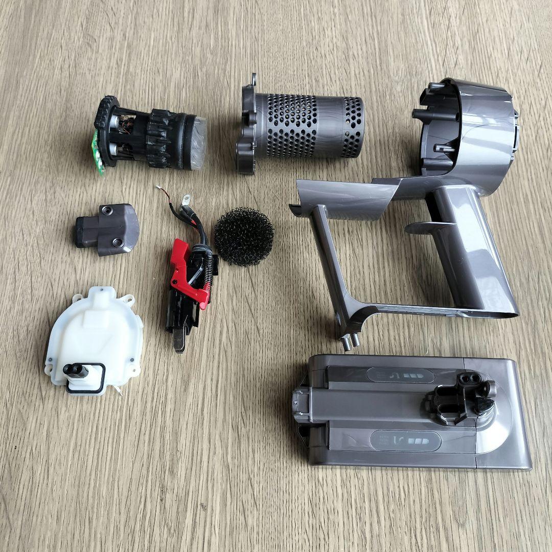 Dyson V10 SV12 ダイソン 本体のみ 純正新品バッテリーに交換済！