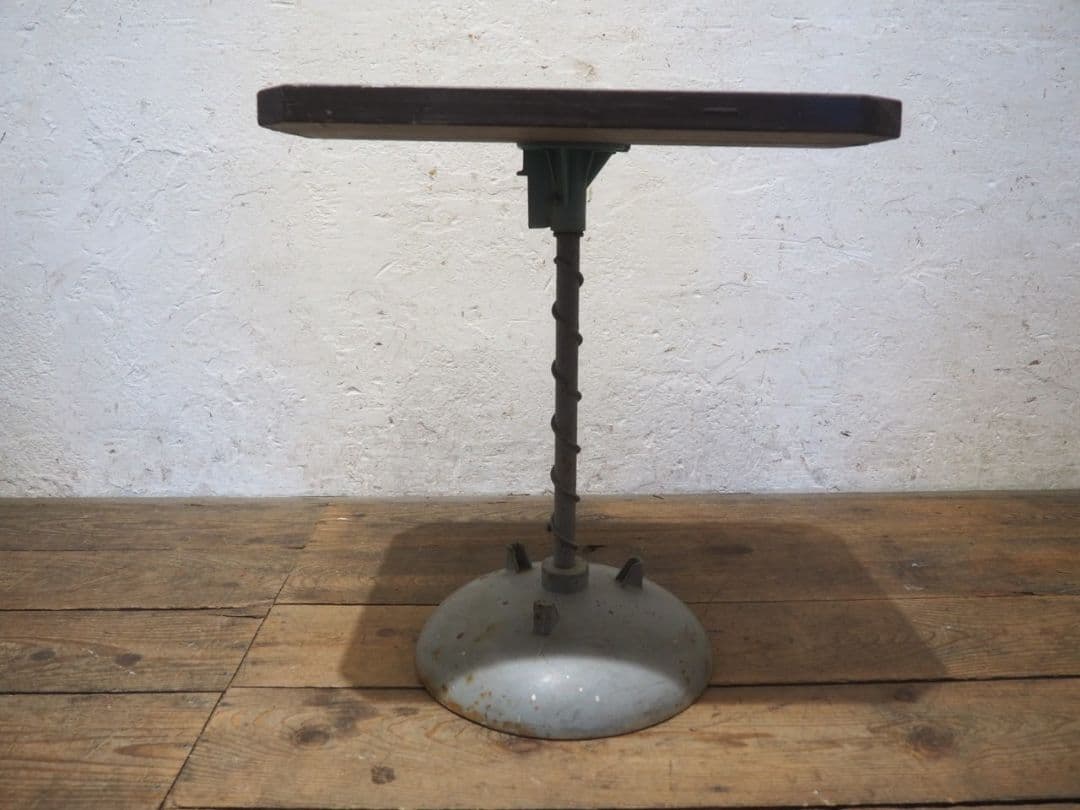 1213 ヴィンテージ　古い鉄脚テーブル　レトロ　工業系　インダストリアル　台
