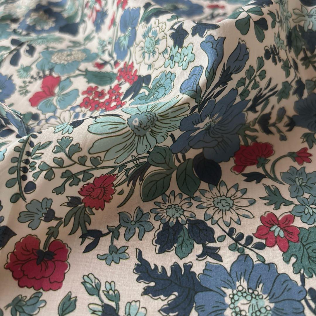 かち様 エプロン　 リバティタナローン Daisy MorisiaＤＵ