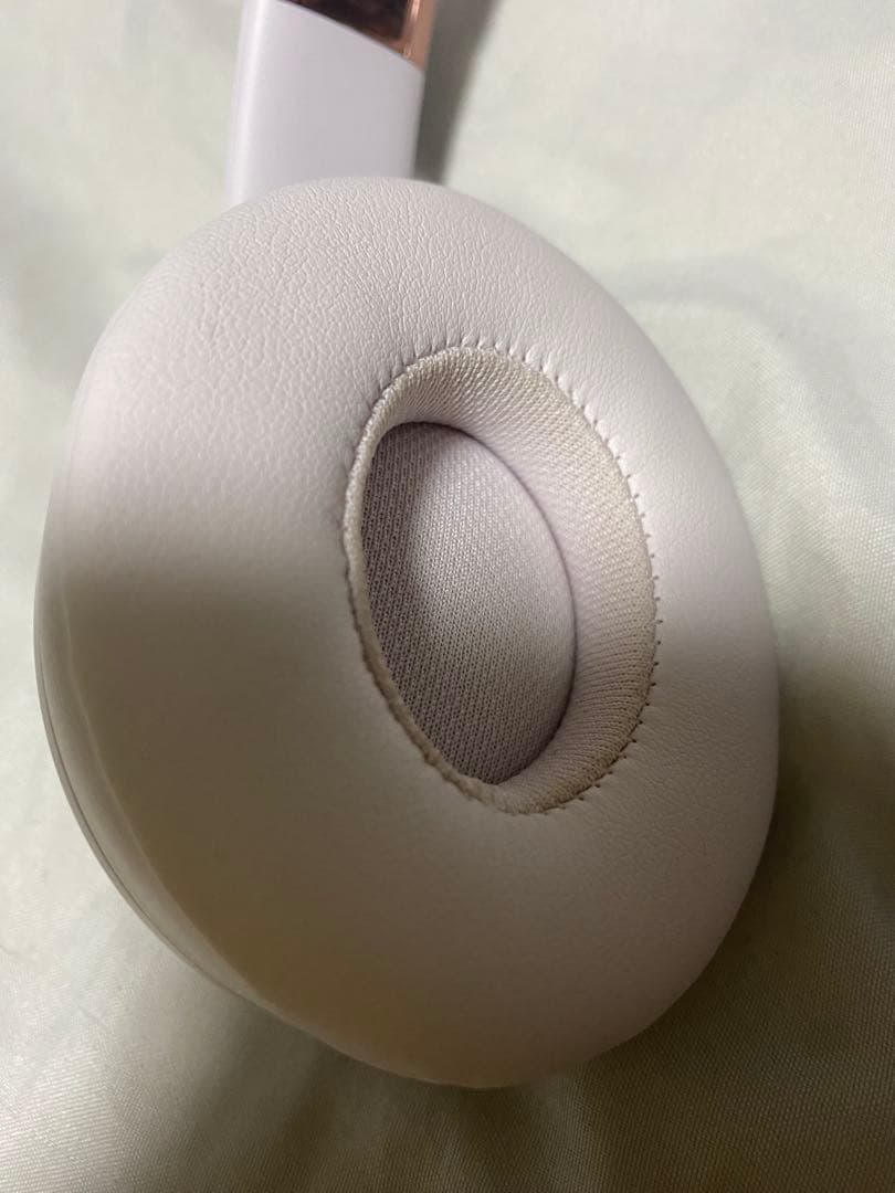 Beats Solo 4 ワイヤレスヘッドフォン クラウドピンク