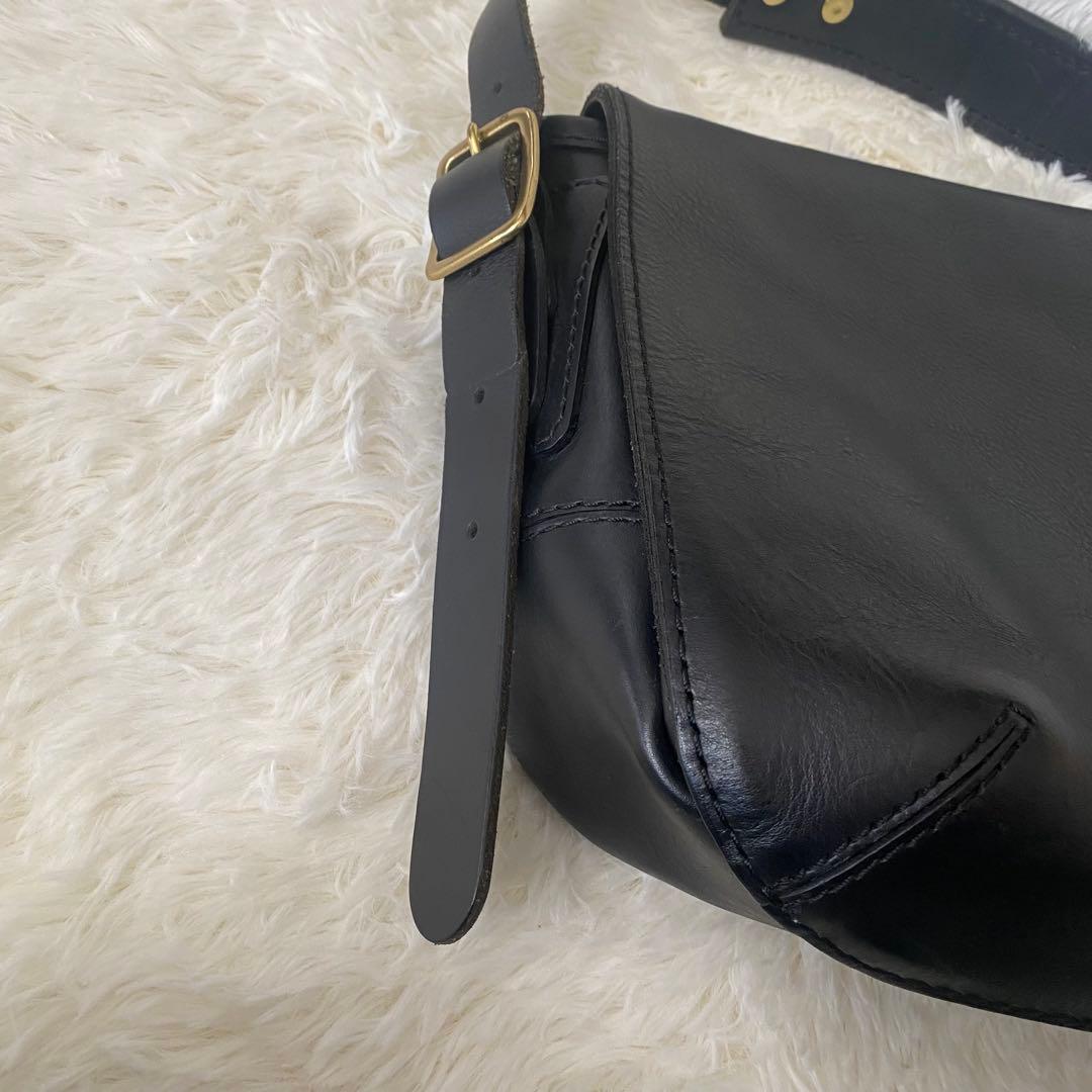 HERZ 総かぶせのメッセンジャーバッグ