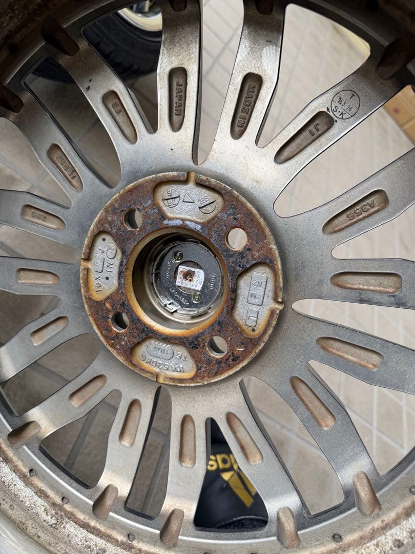 クレンチェ　Graben 16インチホイールセット