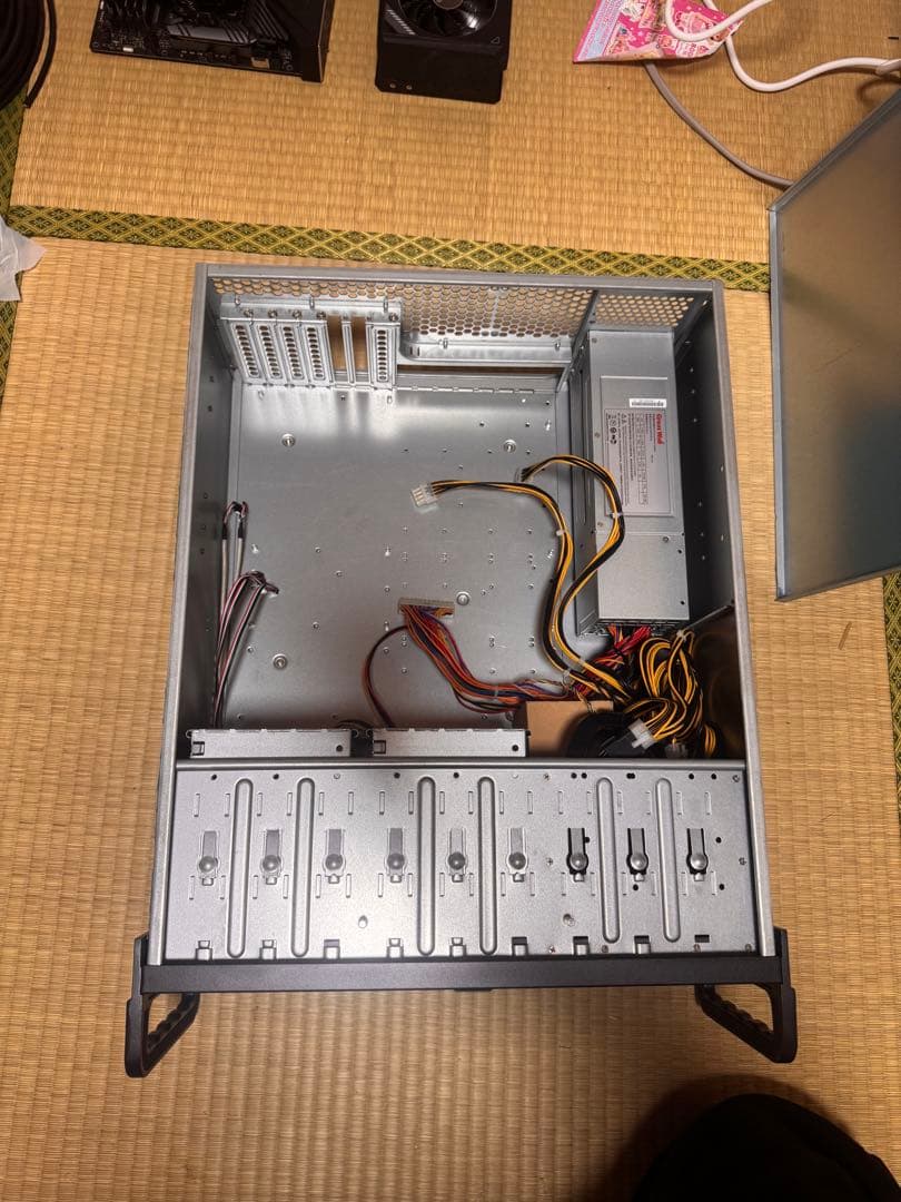 サーバー用ケース　2つ