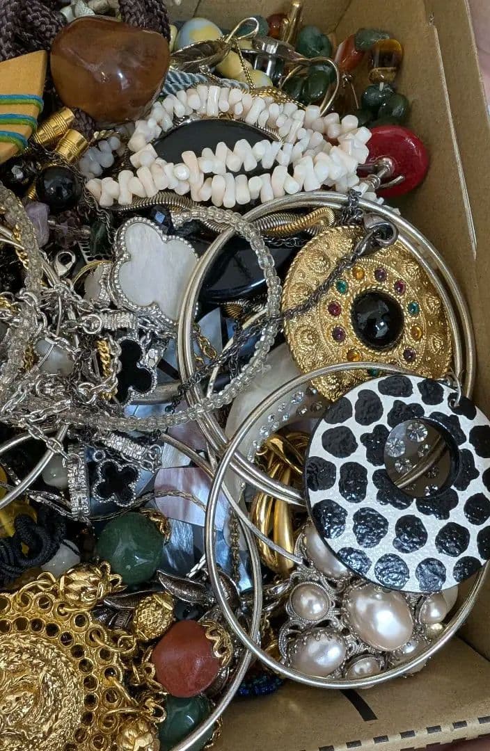 アクセサリーまとめ売り　2.3キロ