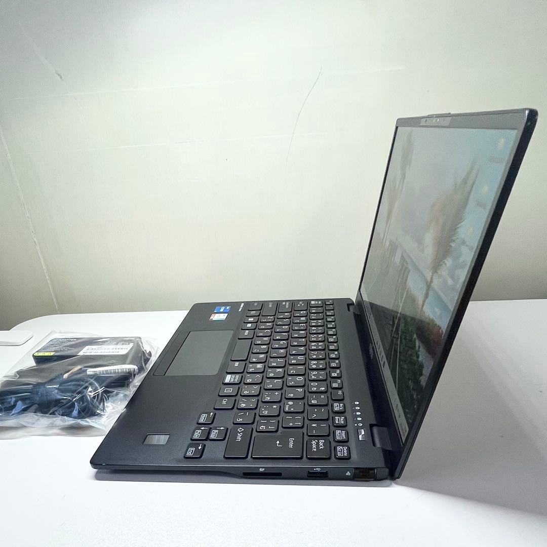 【美品】 LIFEBOOK U9312/J 16GB i5 第12世代