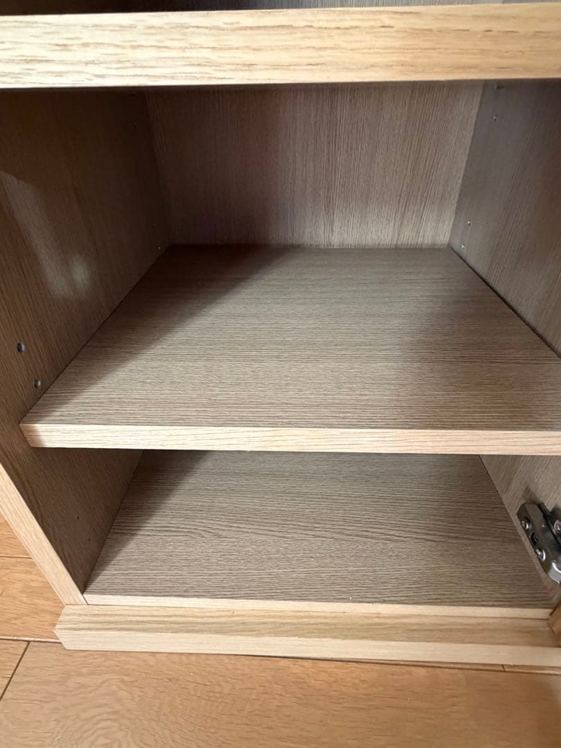 ガラス扉キャビネット