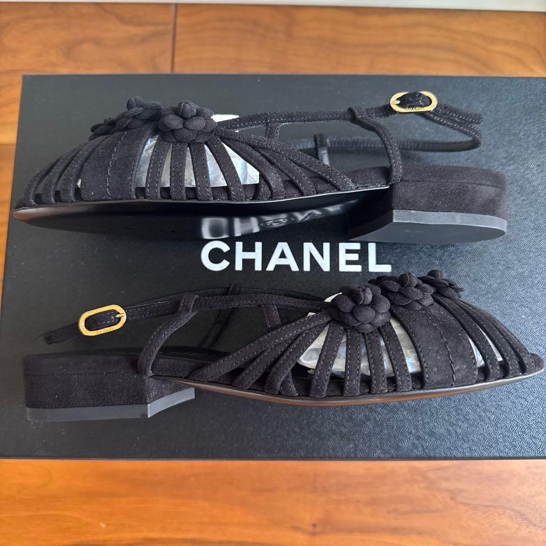 【新品未使用品】CHANEL スウェードカメリアサンダル 35