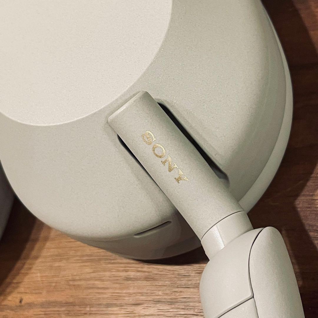 極美品 SONY WH-1000XM5 プラチナシルバー 完動品ノイキャン最高峰