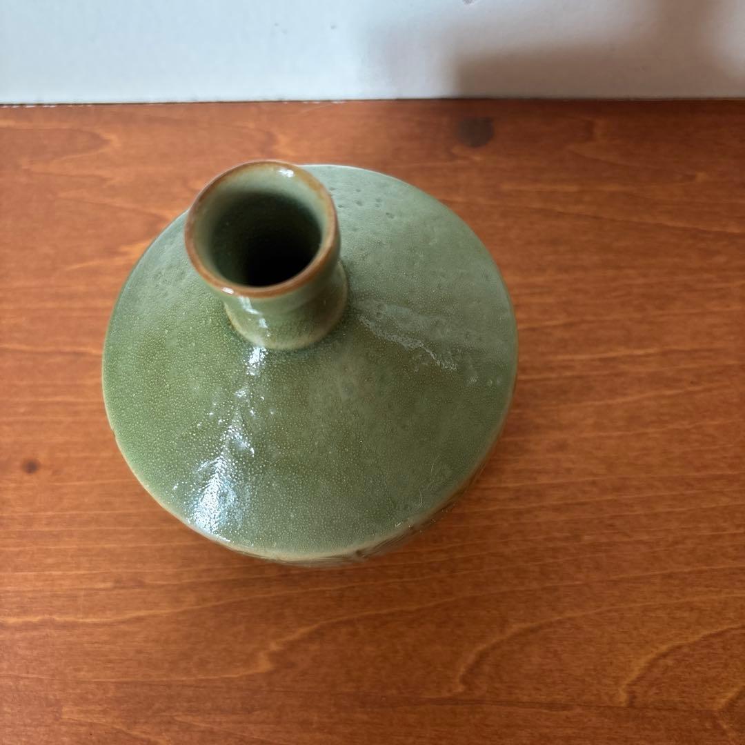 【新春！お値下げ！】岳中爽果　緑色 陶器 一輪挿し 葉模様