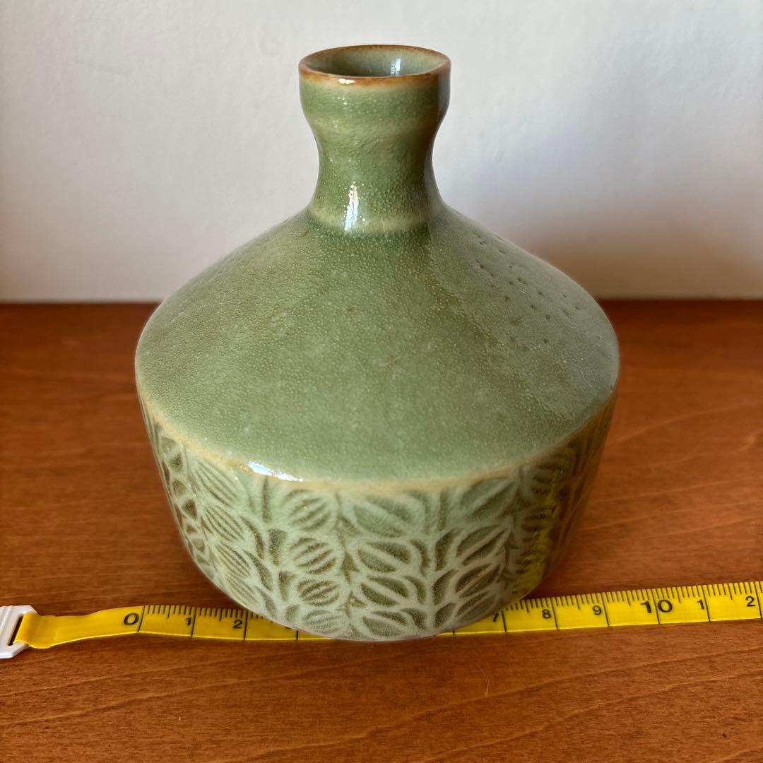 【新春！お値下げ！】岳中爽果　緑色 陶器 一輪挿し 葉模様
