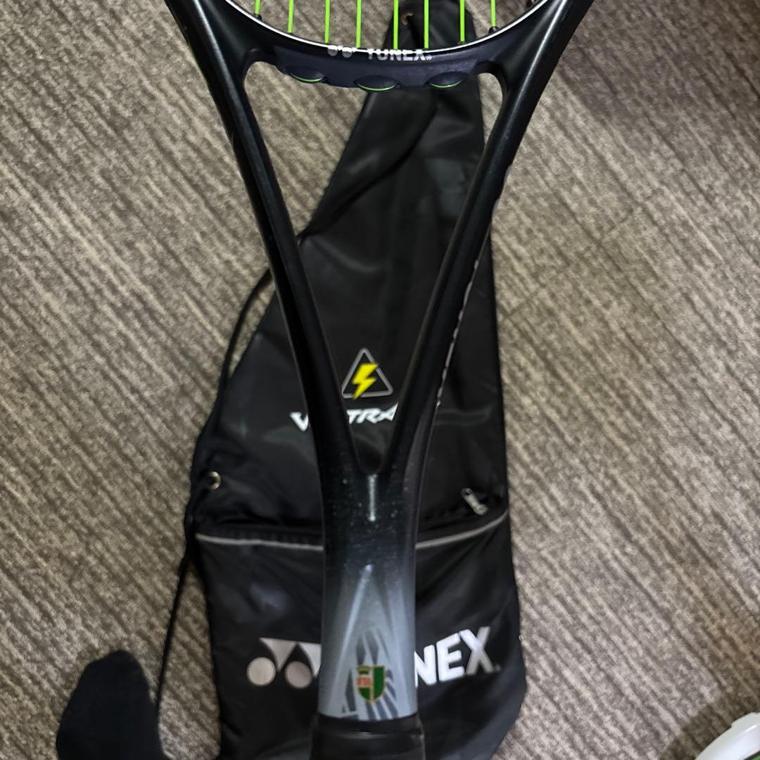 YONEX VOLTRAGE 8V テニスラケット