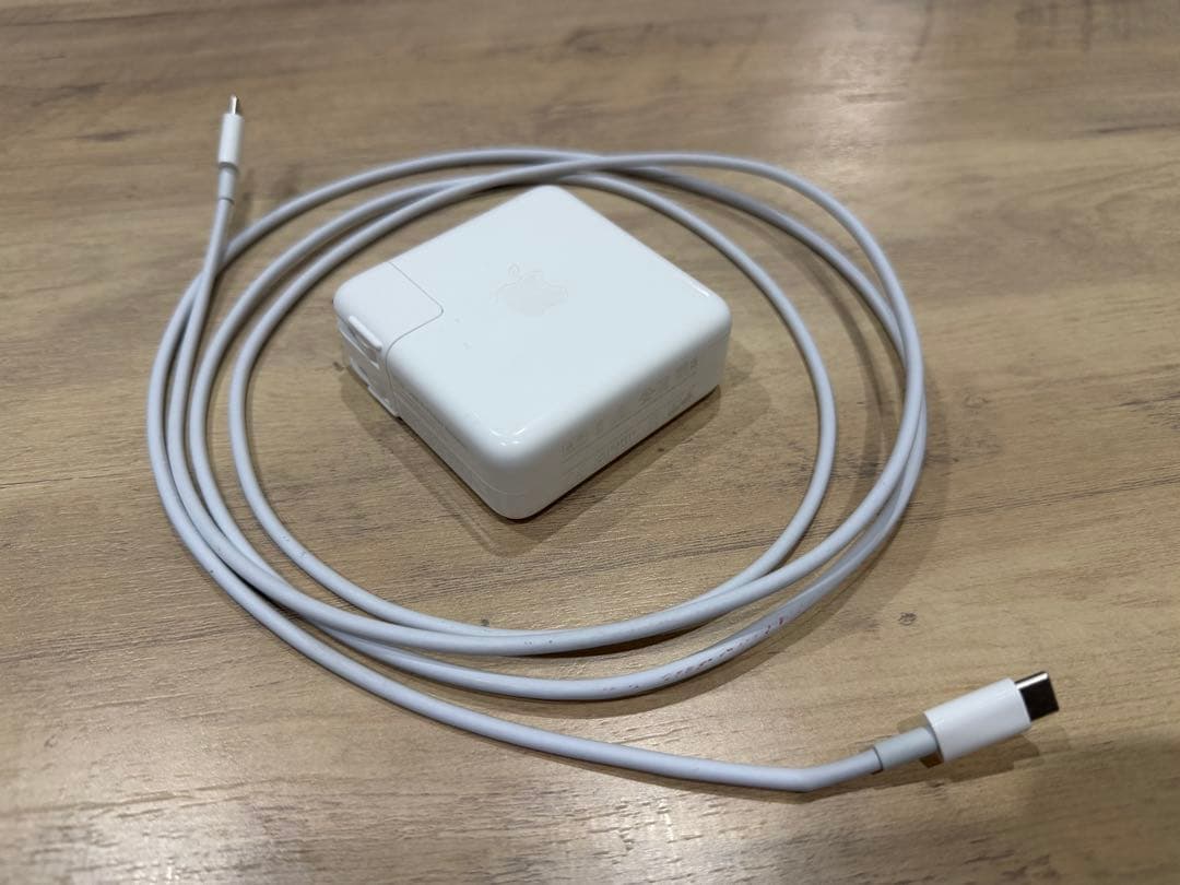 美品　Apple MacBook Pro(13-inch,2020)512GB