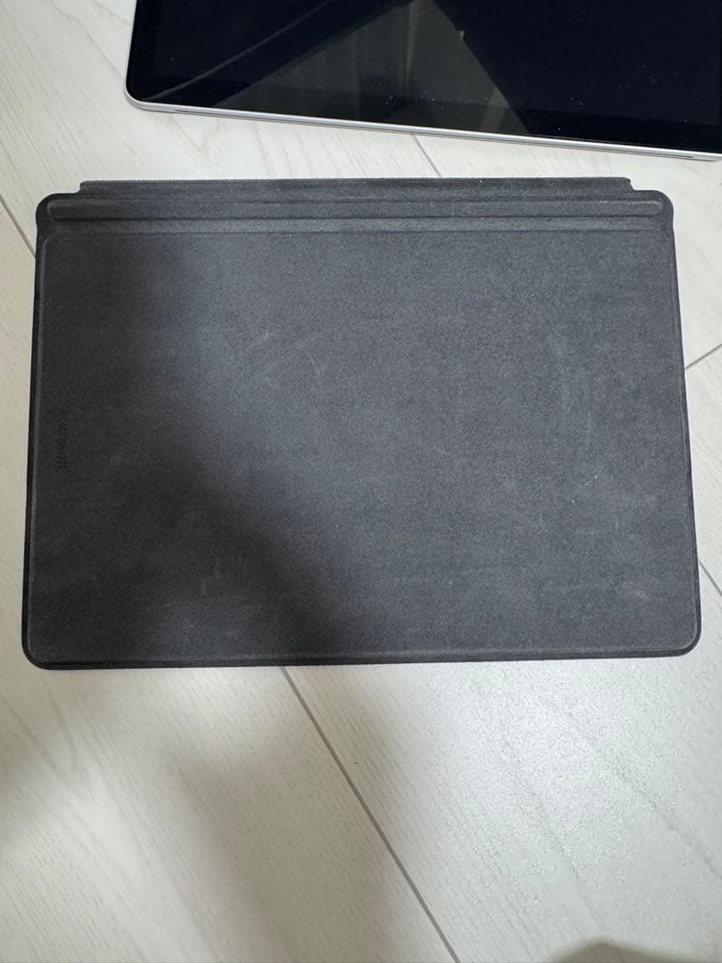 Microsoft Surface go2 本体とキーボード