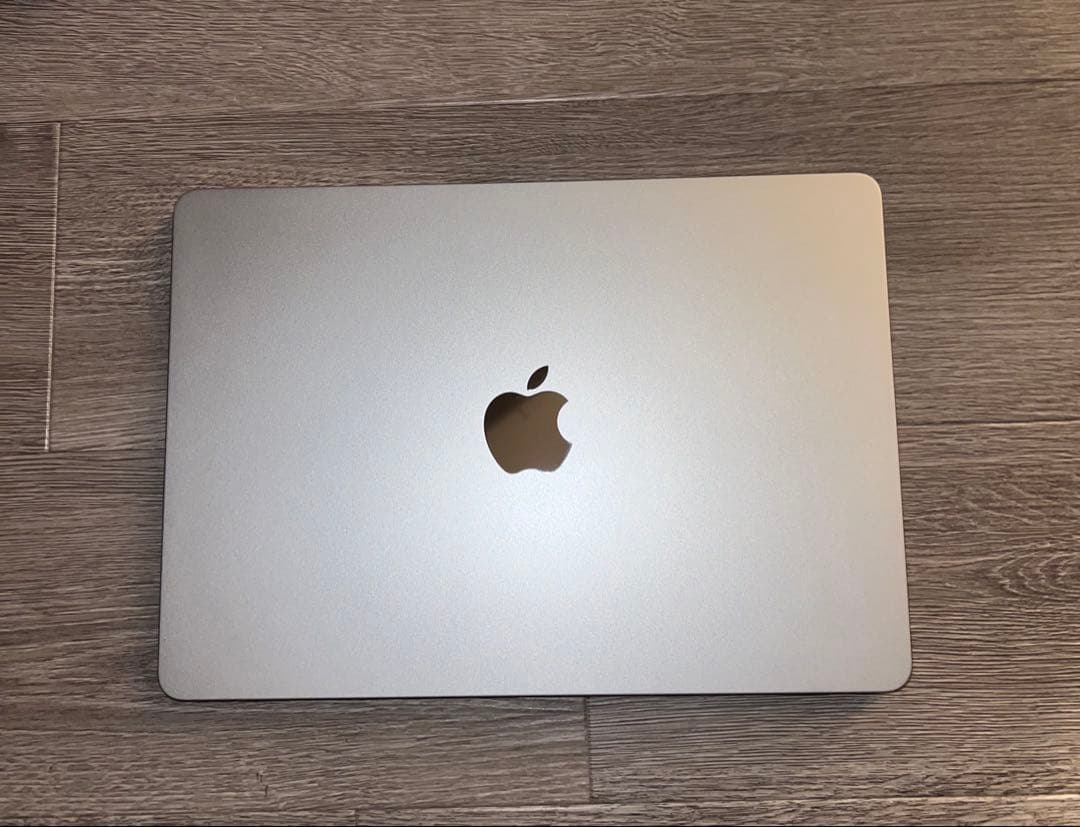 MacBook Air 13.6 2022 M2 8GB 256GB 超美品