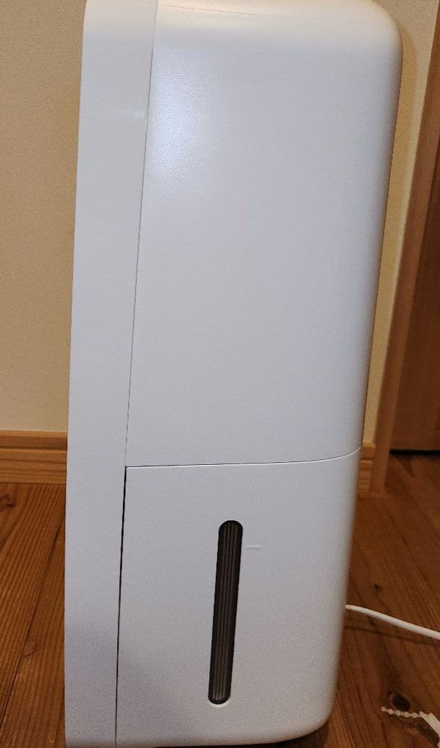 美品　シャープ　衣類乾燥除湿機　CV-P71-W　2023年製