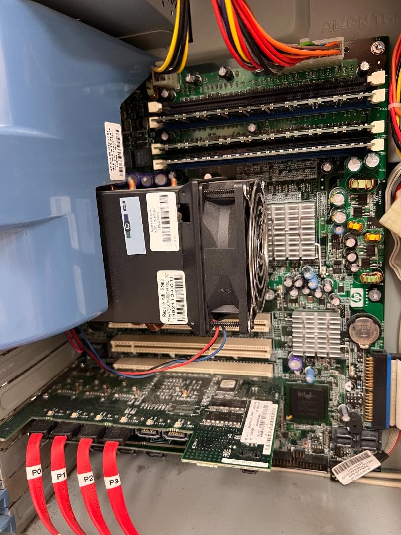 HP ProLiant ML110 Storage Server 作動確認済