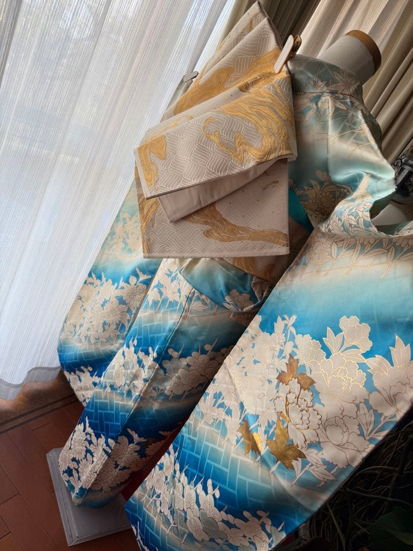 振袖フルセット アイボリー×ブルーグラデ 金箔金駒刺繍