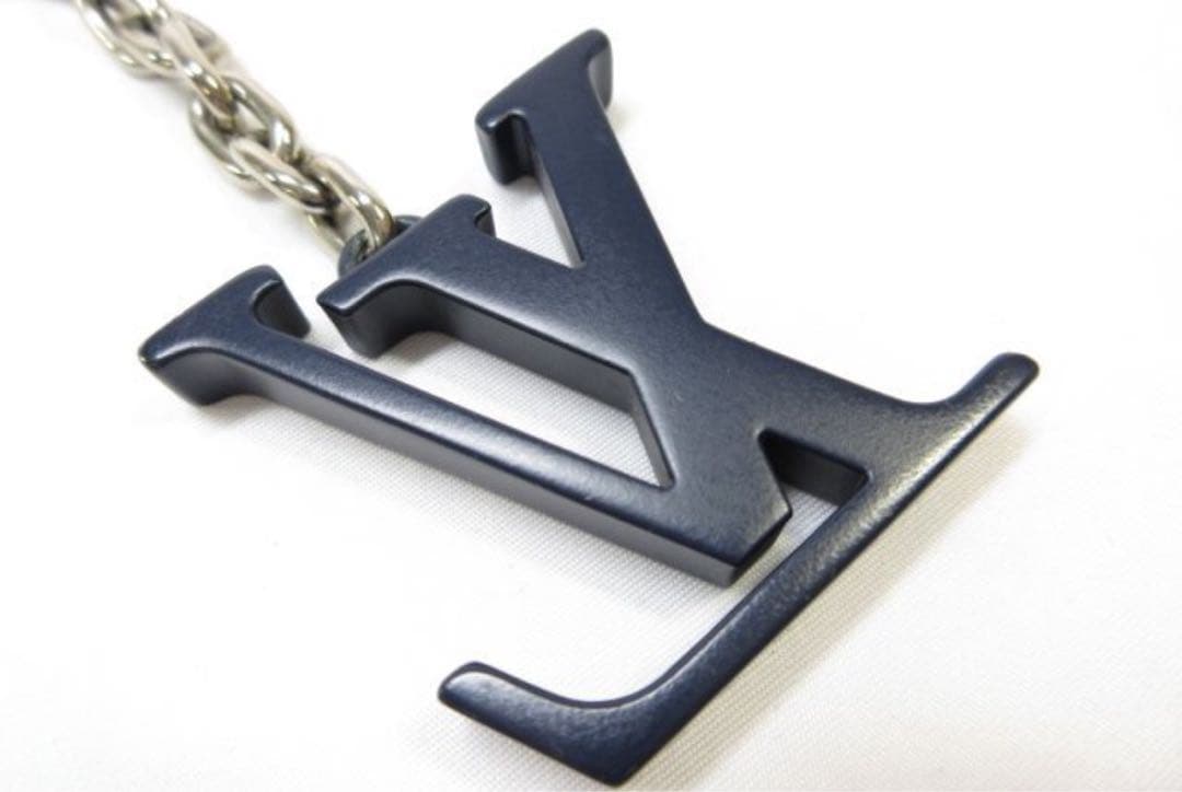 ルイヴィトン　イニシャル LV キーリング キーホルダー チャーム