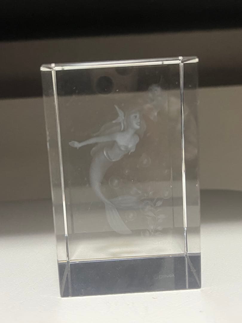 クリスタル製アリエルの彫刻置物